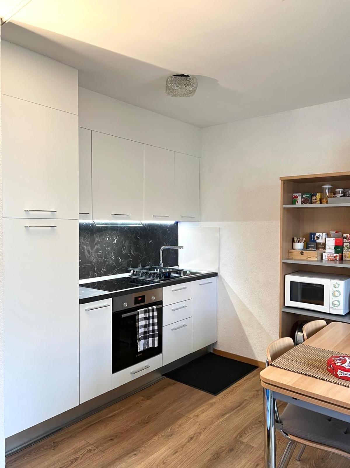 Studio Anémones, meublé, équipé, Monthey Esterno foto
